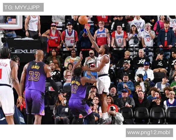 近10场攻防：快船攻防均第5净效率第3 黄蜂进攻第1 湖人防守第28